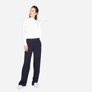 White everlane shirt